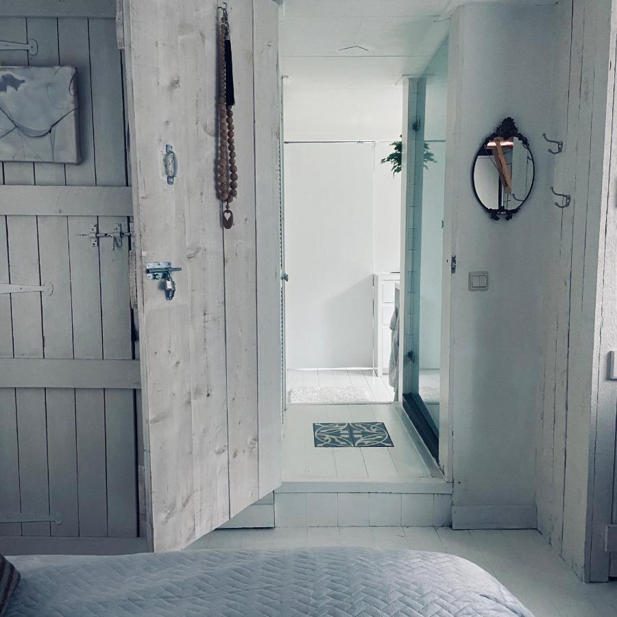 Bed and Breakfast Houseboat Bonnie Ámsterdam Exterior foto