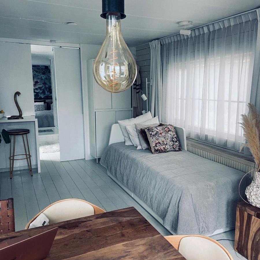 Bed and Breakfast Houseboat Bonnie Ámsterdam Exterior foto